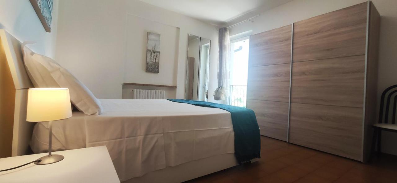 Sara Holiday Rentals Бардолино Экстерьер фото